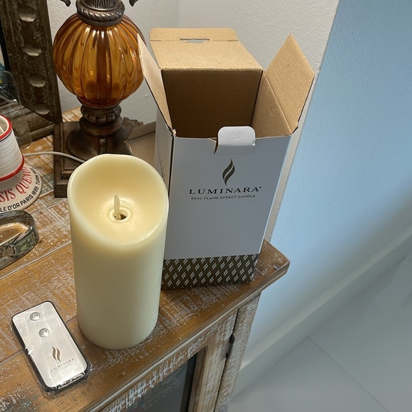 LUMINARA Beige Flameless 5" Pillar Candle in box with Remote - Picture 2 of 8